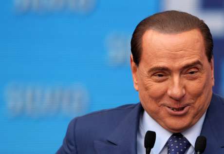 AFP <p>Condenado por por fraude fiscal, Silvio Berlusconi está proibido de exercer qualquer cargo público durante cinco anos</p>