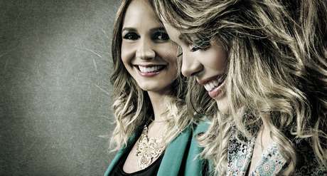 Bruna & Keyla foram descobertas no concurso Mulheres Que Brilham e estão lançando seu primeiro CD com uma gravadora Bruna & Keyla foram descobertas no concurso Mulheres Que Brilham e estão lançando seu primeiro CD com uma gravadora