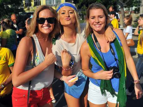 Torcida chega com festa para se divertir no jogo da Seleção <p>Torcida chega com festa para se divertir no jogo da Seleção</p>