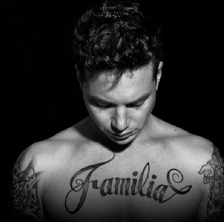 Facebook J Balvin 'Sola' es el nombre la nueva canción de J Balvin.