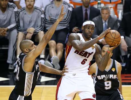 Getty images Los Spurs de San Antonio, al momento ganan la serie.
