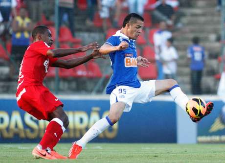 Anselmo Ramon está acertando detalhes para fechar transferência <p>Anselmo Ramon está acertando detalhes para fechar transferência</p>