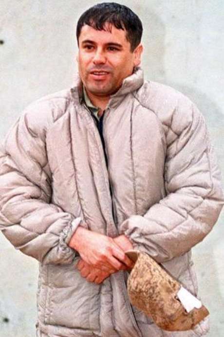 AP en español <p>Un 10 de junio de hace 20 años, Jorge Carpizo, titular de la PGR, confirmó lo que horas antes se difundía internacionalmente: el jefe de capos ya estaba tras las rejas.</p>