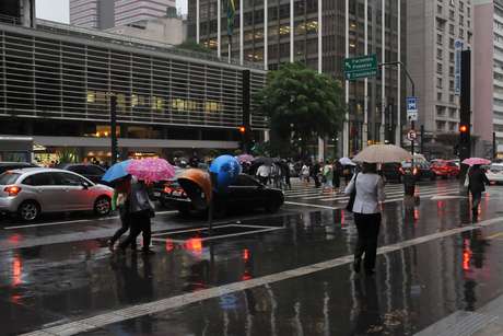 Pancadas de chuva causaram lentidão no trânsito em São Paulo nesta quarta-feira Pancadas de chuva causaram lentidão no trânsito em São Paulo nesta quarta-feira