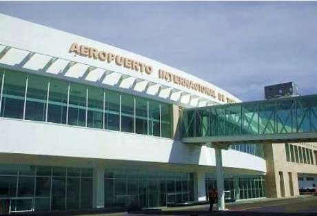 O Aeroporto Internacional de Torreón Francisco Sarabia recebeu mais de 375 mil passageiros em 2011, e é a principal porta de entrada para a cidade mexicana O Aeroporto Internacional de Torreón Francisco Sarabia recebeu mais de 375 mil passageiros em 2011, e é a principal porta de entrada para a cidade mexicana