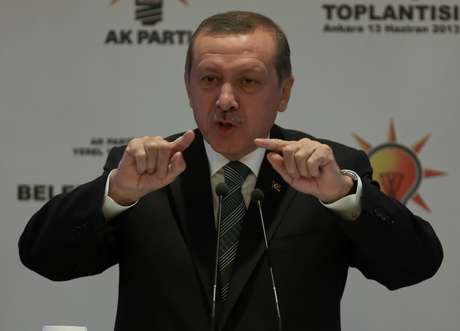 Erdogan participa de reunião com prefeitos de seu partido em Ancara Erdogan participa de reunião com prefeitos de seu partido em Ancara