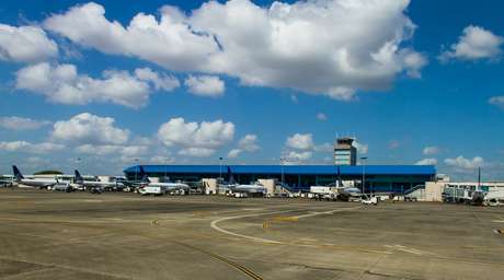 Por sua localização estratégica, a meio caminho entre as Américas do Sul e do Norte, e próximo do Caribe, o Aeroporto Internacional Tocumen é ponto de passagem das principais rotas aéreas do continente Por sua localização estratégica, a meio caminho entre as Américas do Sul e do Norte, e próximo do Caribe, o Aeroporto Internacional Tocumen é ponto de passagem das principais rotas aéreas do continente