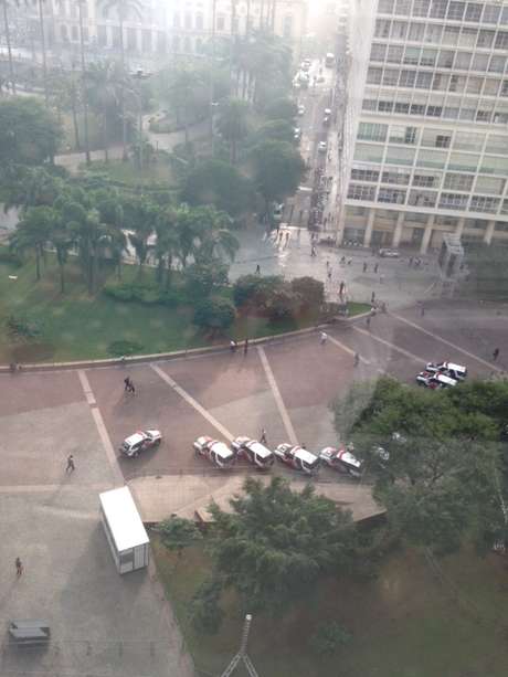 Pouco mais de uma hora antes do protesto programado para as 17h desta quinta-feira, PM se prepara para acompanhar manifestação Pouco mais de uma hora antes do protesto programado para as 17h desta quinta-feira, PM se prepara para acompanhar manifestação