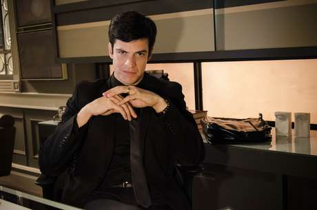 Félix (Mateus Solano) decidirá acusar Atílio (Luis Melo) de bigamia e falsidade ideológica <p>Félix (Mateus Solano) decidirá acusar Atílio (Luis Melo) de bigamia e falsidade ideológica</p>