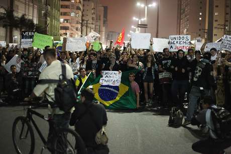 Manifestantes fecharam a avenida Ana Costa durante protesto realizado na última sexta-feira em Santos, no litoral paulista <p>Manifestantes fecharam a avenida Ana Costa durante protesto realizado na última sexta-feira em Santos, no litoral paulista</p>