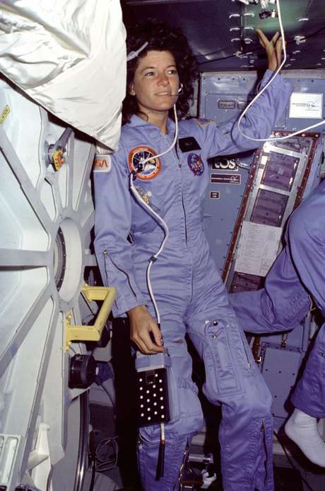 Sally K. Ride foi a primeira astronauta americana a participar de uma missão espacial, em 1983 Sally K. Ride foi a primeira astronauta americana a participar de uma missão espacial, em 1983