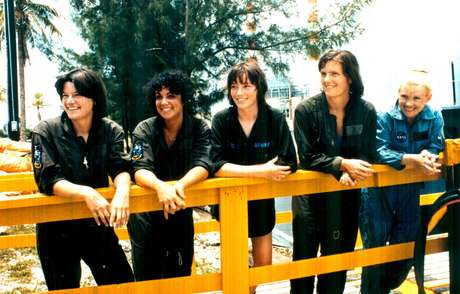 Na imagem, as primeiras astronautas americanas (a partir da esquerda): Sally Ride, Judith Resnik, Anna Fisher, Kathryn Sullivan, Rhea Seddon Na imagem, as primeiras astronautas americanas (a partir da esquerda): Sally Ride, Judith Resnik, Anna Fisher, Kathryn Sullivan, Rhea Seddon