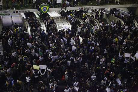 A prefeitura de São Paulo reforçou a segurança da Guarda Civil Metropolitana no novo protesto desta noite <p>A prefeitura de São Paulo reforçou a segurança da Guarda Civil Metropolitana no novo protesto desta noite</p>