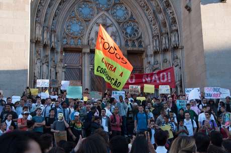 O protesto desta terça-feira, que parte da Praça da Sé, no Centro de São Paulo, é coordenado pelo Movimento Passe Livre <p>O protesto desta terça-feira, que parte da Praça da Sé, no Centro de São Paulo, é coordenado pelo Movimento Passe Livre</p>