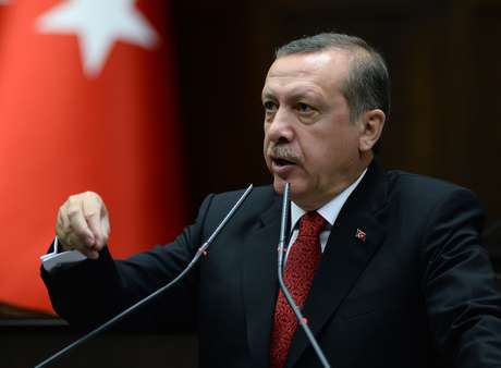 Erdogan fala no Parlamento turco: "complô derrotado" Erdogan fala no Parlamento turco: "complô derrotado"