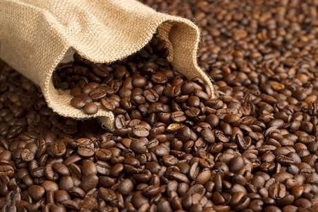 Preço mínimo do café arábica ficou estabelecido em R$ 307 por saca de 60 quilos e é válido até março de 2014 Preço mínimo do café arábica ficou estabelecido em R$ 307 por saca de 60 quilos e é válido até março de 2014