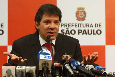Prefeito de São Paulo volta atrás e anuncia a redução da tarifa de ônibus na capital <p>Prefeito de São Paulo volta atrás e anuncia a redução da tarifa de ônibus na capital</p>