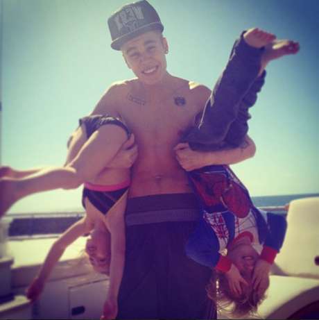 Bieber tem dois meio-irmãos: Jazmyn e Jaxon Bieber <p>Bieber tem dois meio-irmãos: Jazmyn e Jaxon Bieber</p>