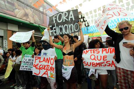 Os alvos principais da manifestação foram a corrupção, gastos públicos nas copas do Mundo e das Confederações, melhorias na educação, transporte, saúde, segurança e respeito à diversidade sexual Os alvos principais da manifestação foram a corrupção, gastos públicos nas copas do Mundo e das Confederações, melhorias na educação, transporte, saúde, segurança e respeito à diversidade sexual