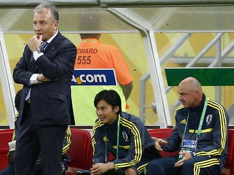 Zaccheroni é italiano e soube neutralizar a Itália em boa parte do jogo <p>Zaccheroni é italiano e soube neutralizar a Itália em boa parte do jogo</p>