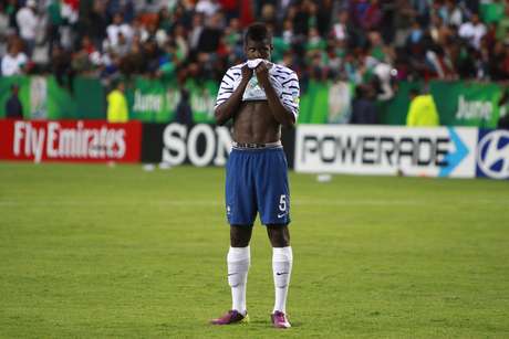 Agente do zagueiro francês já afirmou que prioridade do jogador é atuar no futebol inglês Agente do zagueiro francês já afirmou que prioridade do jogador é atuar no futebol inglês