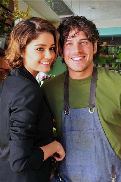 Bento (Marco Pigossi) e Amora (Sophie Charlotte) <p>Bento (Marco Pigossi) e Amora (Sophie Charlotte)</p>