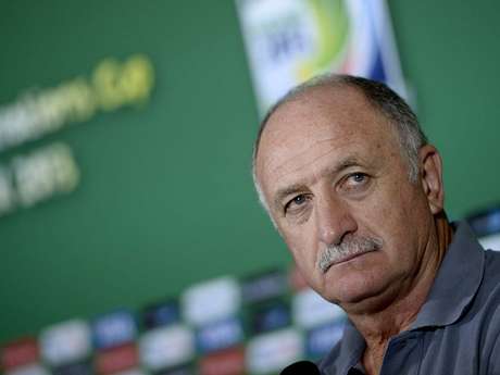Treinador nem de longe lembra o comandante nervoso da Copa do Mundo de 2002 <p>Treinador nem de longe lembra o comandante nervoso da Copa do Mundo de 2002</p>