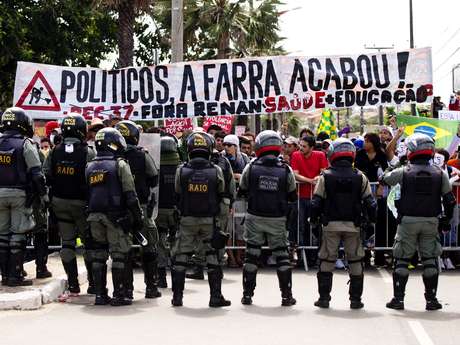 Protestos se espalharam pelo Brasil durante a Copa das Confederações <p>Protestos se espalharam pelo Brasil durante a Copa das Confederações</p>