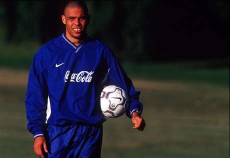 Ronaldo, durante preparação na Austrália: cortado pela Fifa, frustrou organizadores e Nike Ronaldo, durante preparação na Austrália: cortado pela Fifa, frustrou organizadores e Nike