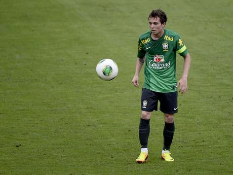 Jogador foi campeão da Copa das Confederações com a Seleção Brasileira no domingo <p>Jogador foi campeão da Copa das Confederações com a Seleção Brasileira no domingo</p>