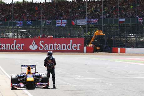 Alemão da Red Bull era líder, mas deixou corrida a dez voltas do fim; ainda assim, segue na liderança do Mundial <p>Alemão da Red Bull era líder, mas deixou corrida a dez voltas do fim; ainda assim, segue na liderança do Mundial</p>