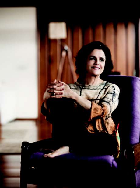 A atriz foi casada com o cantor Chico Buarque por 33 anos <p>A atriz foi casada com o cantor Chico Buarque por 33 anos</p>