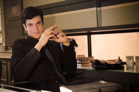O personagem Félix, interpretado por Mateus Solano, esconde a homossexualidade e vive um casamento heterossexual <p>O personagem Félix, interpretado por Mateus Solano, esconde a homossexualidade e vive um casamento heterossexual </p>