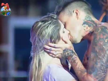 Bárbara beija Mateus em festa de 'A Fazenda 6' Bárbara beija Mateus em festa de 'A Fazenda 6'