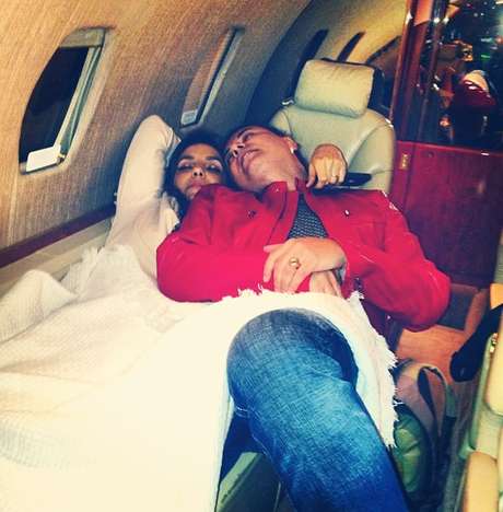 Ivete Sangalo e David Brasil relaxam em jatinho Ivete Sangalo e David Brasil relaxam em jatinho