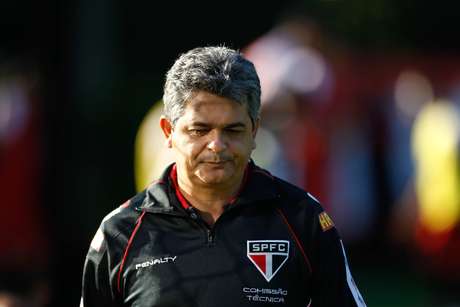 Demitido do São Paulo, Ney Franco foi procurado por dirgente santista; técnico tem histórico de aproveitamento de jovens jogadores <p>Demitido do São Paulo, Ney Franco foi procurado por dirgente santista; técnico tem histórico de aproveitamento de jovens jogadores</p>