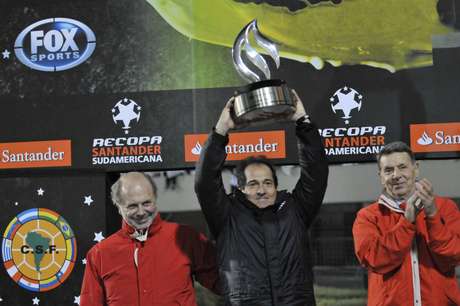 Muricy Ramalho tem quatro títulos brasileiros e uma Copa Libertadores <p>Muricy Ramalho tem quatro títulos brasileiros e uma Copa Libertadores</p>