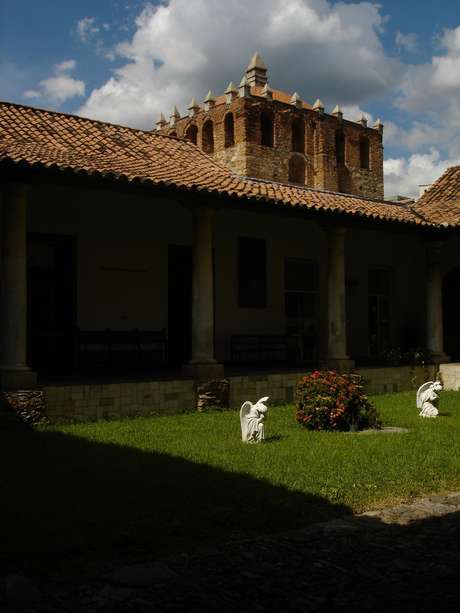Cemitério inaugurado em 1673 deu lugar, mais de três séculos depois, ao Museu Sacro de Caracas Cemitério inaugurado em 1673 deu lugar, mais de três séculos depois, ao Museu Sacro de Caracas