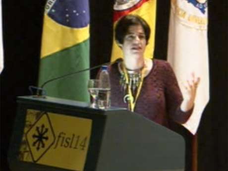 Alexis Rossi explica que ideia do Internet Archive é recriar digitalmente a função das bibliotecas físicas Alexis Rossi explica que ideia do Internet Archive é recriar digitalmente a função das bibliotecas físicas