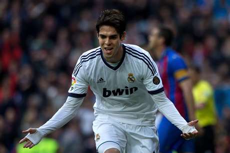 Kaká quer ficar no Real, mas vai perdendo espaço no time espanhol <p>Kaká quer ficar no Real, mas vai perdendo espaço no time espanhol</p>