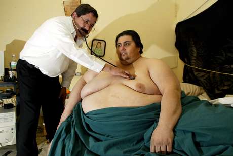 O caso do mexicano Manuel Uribe que fez um apelo por ajuda na TV se tornou um símbolo do problema da obesidade no país O caso do mexicano Manuel Uribe que fez um apelo por ajuda na TV se tornou um símbolo do problema da obesidade no país