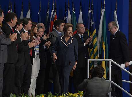 Dilma participa de lançamento da 16ª Marcha dos Prefeitos Dilma participa de lançamento da 16ª Marcha dos Prefeitos