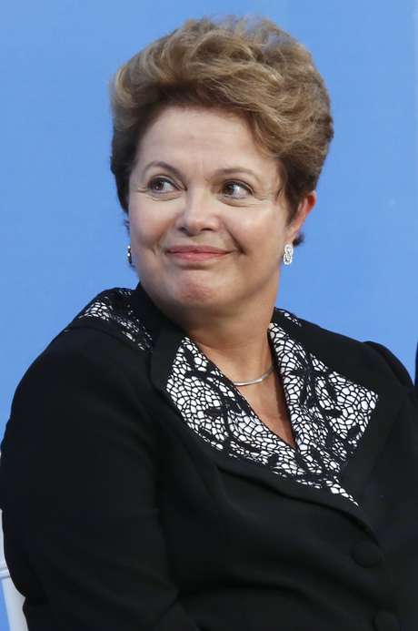 Pesquisa aponta dificuldade de reeleição no primeiro turno para a presidente Dilma <p>Pesquisa aponta dificuldade de reeleição no primeiro turno para a presidente Dilma</p>