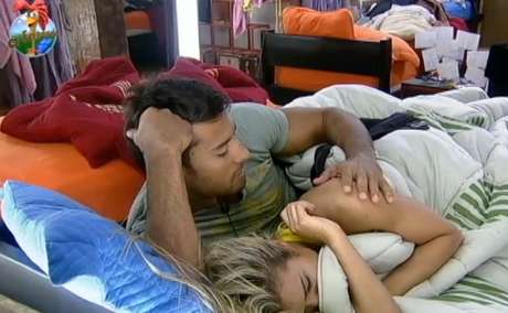 Beto conversou com Aryane, que está novamente na Roça <p>Beto conversou com Aryane, que está novamente na Roça</p>