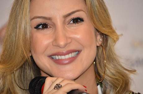 Claudia Leitte gravar seu novo DVD no dia 3 de agosto em Recife <p>Claudia Leitte gravar seu novo DVD no dia 3 de agosto em Recife</p>