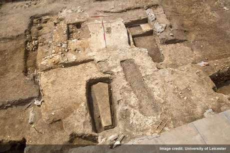 O caixão de pedra foi encontrado no mesmo local onde cientistas descobriram a ossada do rei Ricardo III O caixão de pedra foi encontrado no mesmo local onde cientistas descobriram a ossada do rei Ricardo III