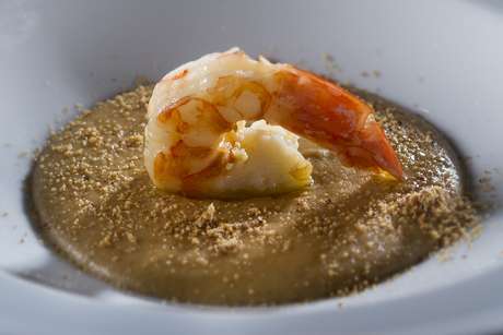 Creme de amendoim com camarões grelhados <p>Creme de amendoim com camarões grelhados</p>