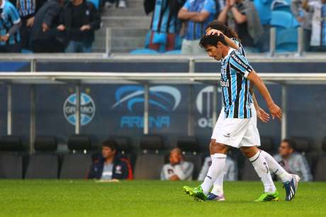 Paraguaio Riveros estreou com gol pelo Grêmio contra o Fluminense Paraguaio Riveros estreou com gol pelo Grêmio contra o Fluminense