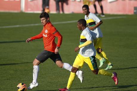 Alex tem treinado, mas ainda não estreou no Inter <p>Alex tem treinado, mas ainda não estreou no Inter</p>