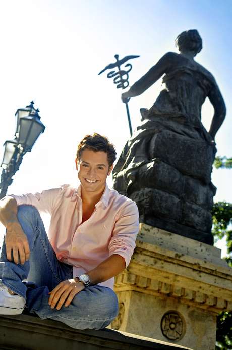 <p>Christian Monassa vive o personagem Serguei, na novela global 'Malha&ccedil;&atilde;o'</p>